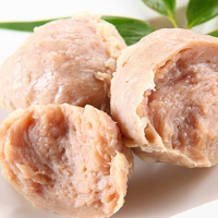 高品質豬肉貢丸 - 手工製作的豬後腿肉錘打成丸，口感紮實多肉汁，火鍋、關東煮與便當菜色最佳選擇