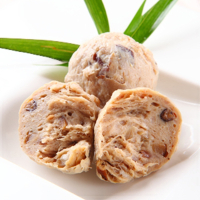 香菇貢丸 - 口感彈牙的豬後腿肉錘打成丸，飽含肉汁的美味享受