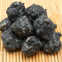 義式墨魚丸-新鮮頂級魚漿與花枝肉的絕妙組合，墨魚丸讓您吃的到滿滿墨魚風味！