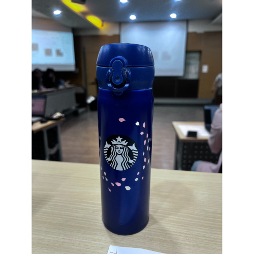 星巴克2025年限量保溫杯 - 精緻設計，完美保溫，隨時享受熱飲與冷飲的理想選擇