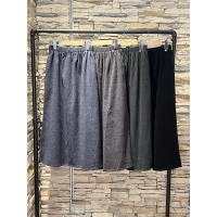 優雅格調毛呢小釦長裙，展現迷人魅力