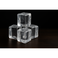 清涼夏日必備！衛生立方冰塊，持久保冷，清爽美味享受！