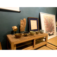 日式復古木質低桌 - 自然風格與實用性的完美結合