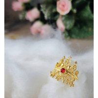 黃金皇冠戒指：典雅奢華，璀璨紅寶石點綴的王者風範