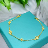 黃金花朵手鍊 - 優雅時尚的18K純金配飾，展現獨特品味與魅力