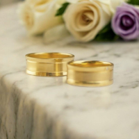 永恆愛情的金色見證 - 經典優雅24K黃金對戒