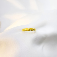 黃金繞線戒指：獨特優雅，演繹愛與承諾的珠寶故事