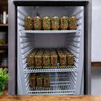 手工辣味醬料罐裝 - 為您的飛魚罐頭增添濃烈香辣滋味！