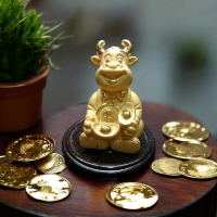 金色招財牛擺飾 - 財運亨通的理想風水裝飾品