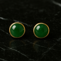 天然翡翠金邊耳釘 - 高雅奢華，增添獨特魅力與氣質