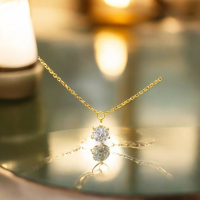 黃金鑲嵌水晶項鍊 - 簡約優雅的奢華時尚配件