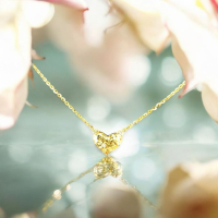 純金黃金愛心項鍊 - 浪漫設計與優雅品味的完美結合