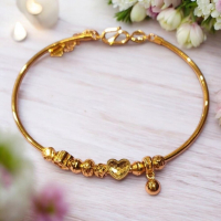 黃金愛心串珠手鍊 - 獨特魅力，完美點綴每個時刻