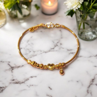 黃金心形串珠手鍊 – 精緻奢華，展現高雅與浪漫風格的完美配件